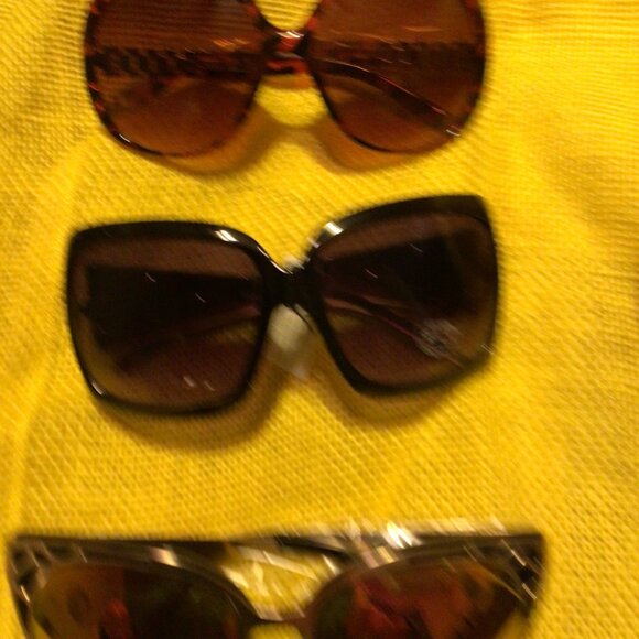 6 Pair of Huntington Beach - Picture 2 of 4